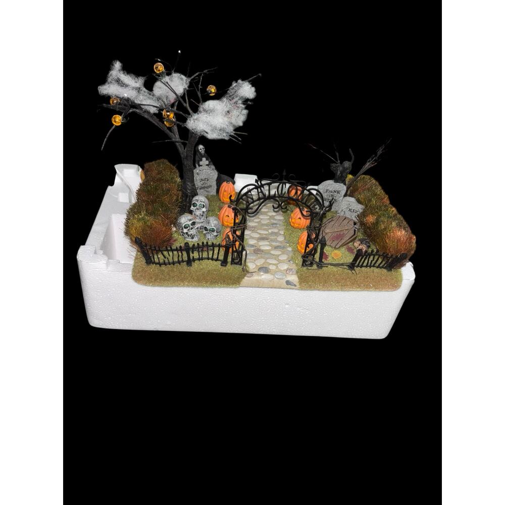 Dept 56 Snow Village Haunted Yard Halloween Decor in Original Box Goth Lighted - Picture 5 of 8